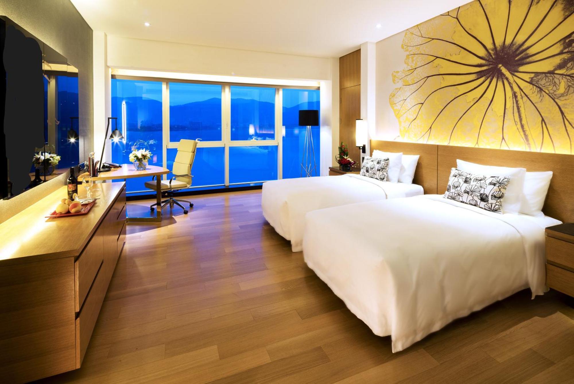 โตนิโนะ ลัมบอร์กีนี เลคไซด์ โฮเต็ล ฮวงชี Hotel Huangshi  ภายนอก รูปภาพ