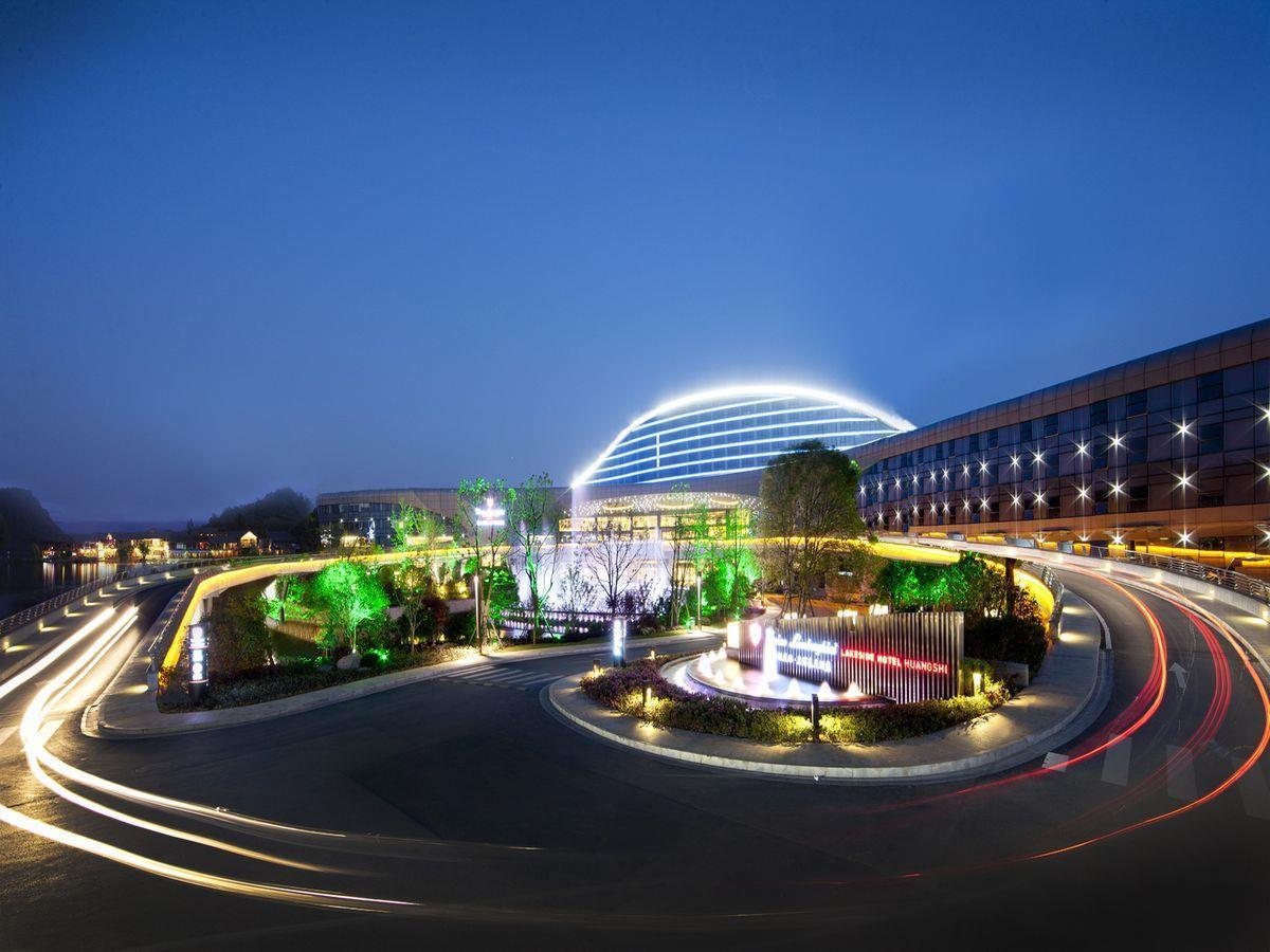 โตนิโนะ ลัมบอร์กีนี เลคไซด์ โฮเต็ล ฮวงชี Hotel Huangshi  ภายนอก รูปภาพ